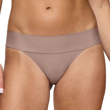 Triumph Body Make-Up Illusion String 