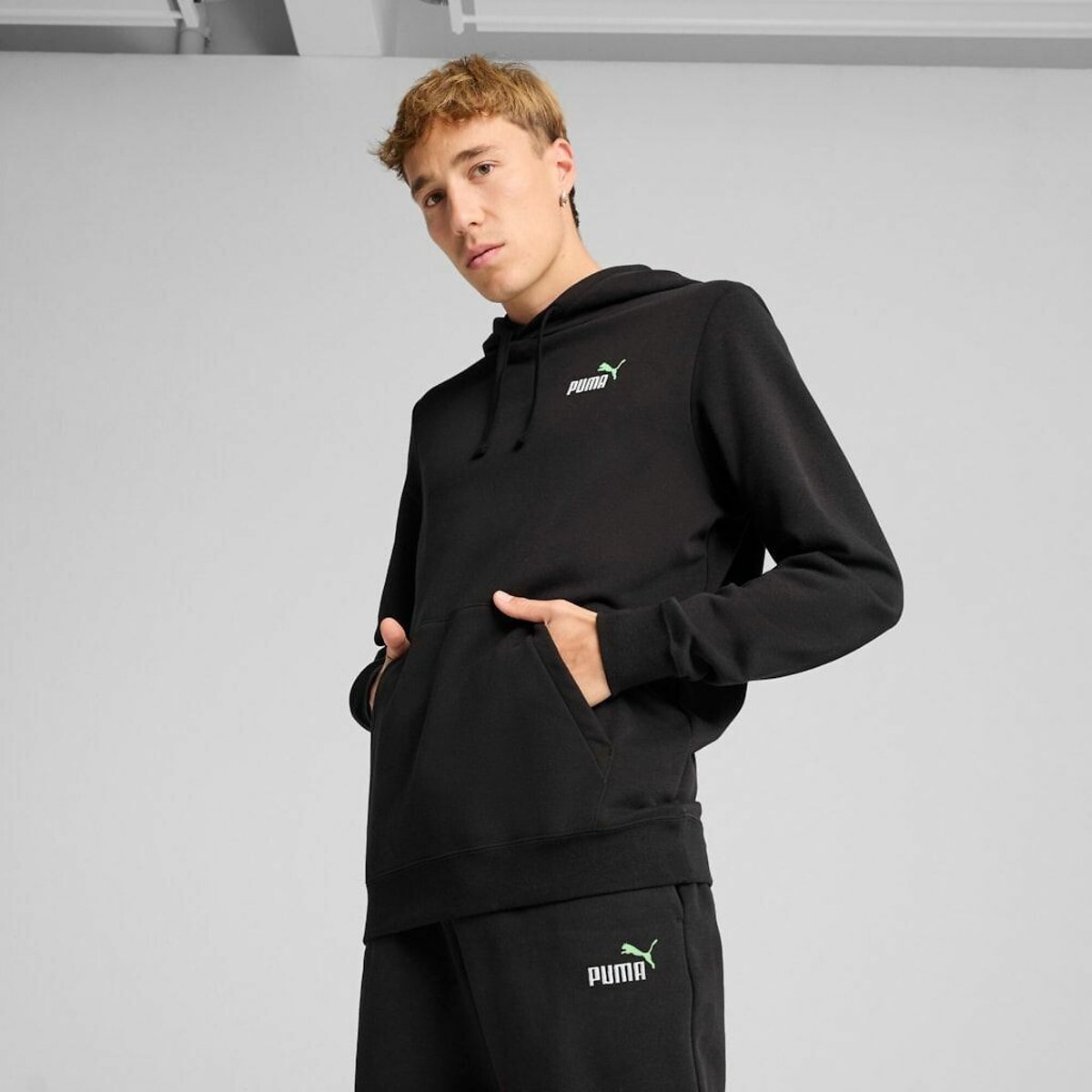 Puma Hoodie Essentiel