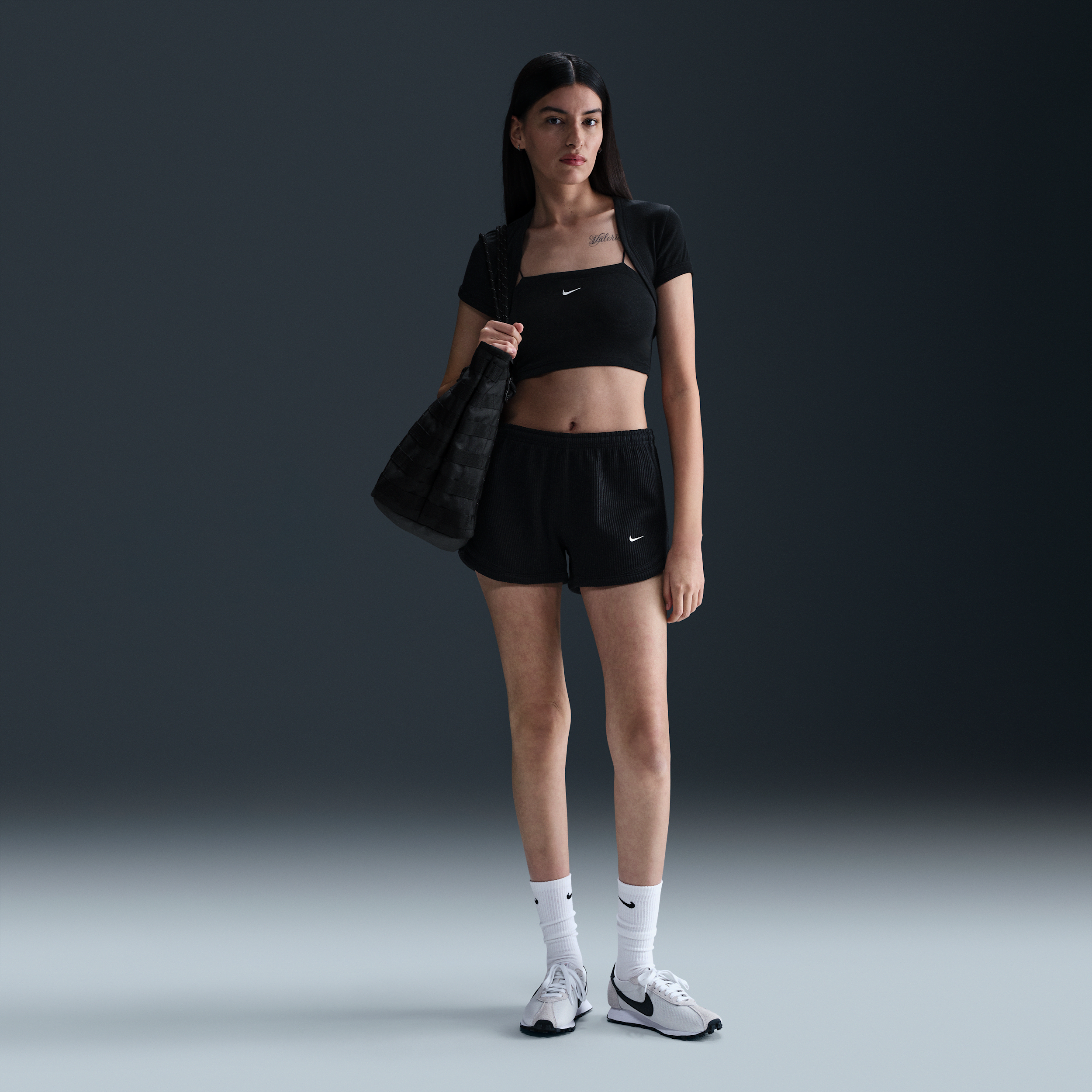 Nike Sportswear Chill Waffle damesshorts met halfhoge taille (8 cm) - Zwart