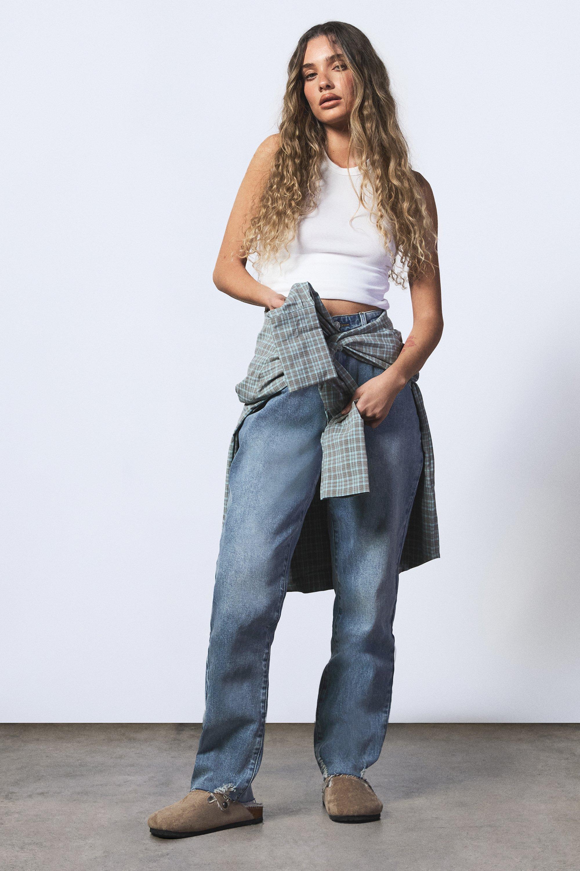 Boohoo The Mom Jeans, Vintage Wash
