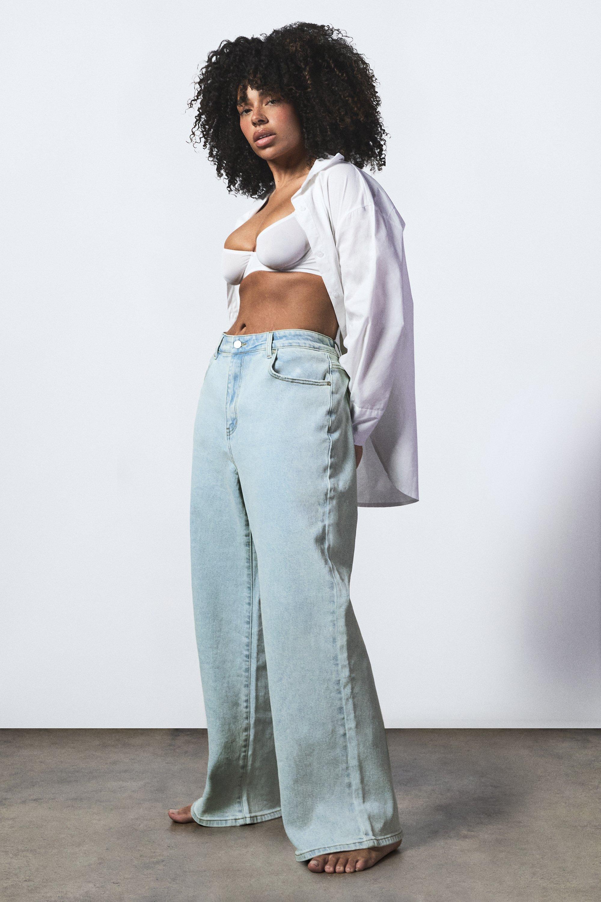 Boohoo Plus Baggy Jeans Met Rechte Pijpen, Bleach Wash