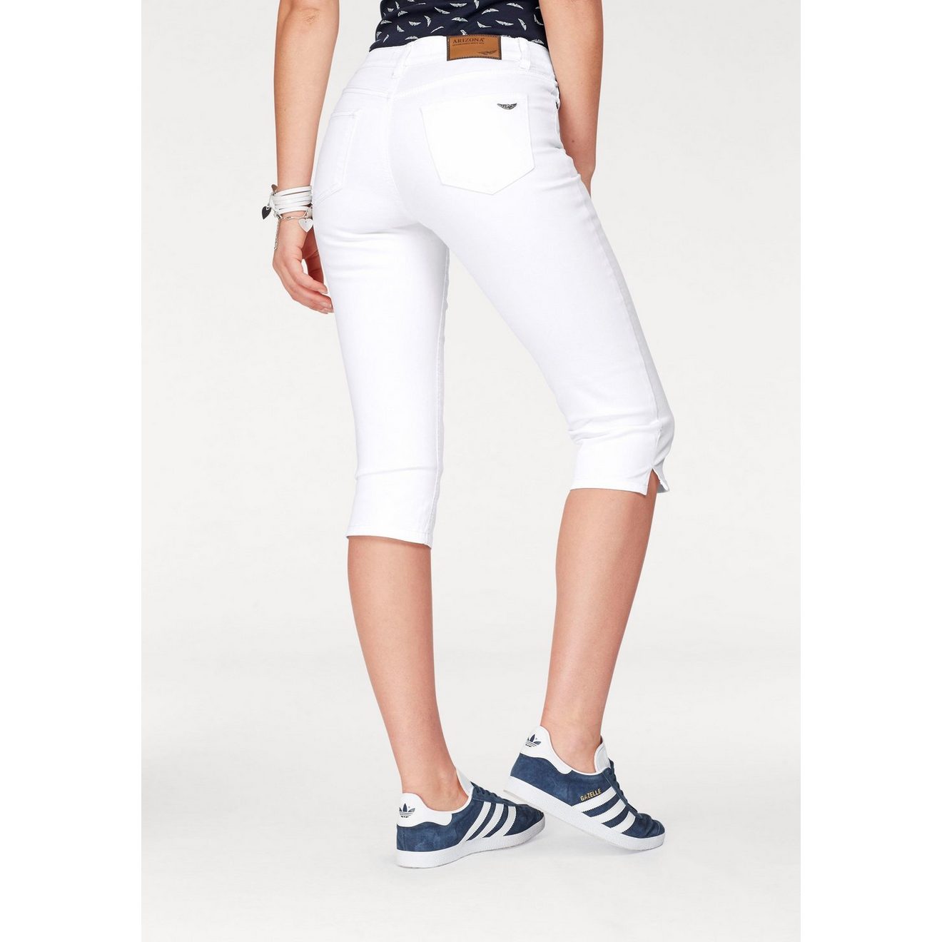 Arizona Capri jeans Met splitje in de zoom smalle pasvorm, met stijlvolle studs, hoge taille