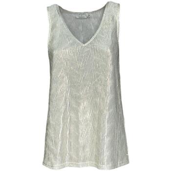 Top Molly Bracken tw131de