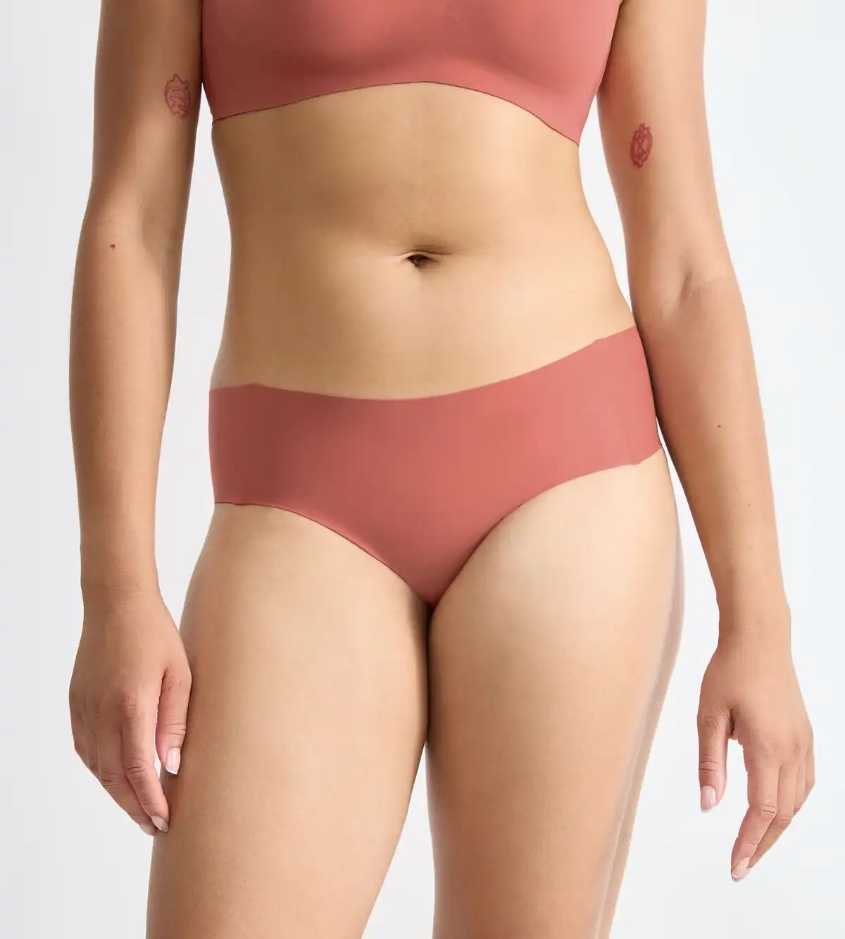 Sloggi Zero Feel hipster 2.0 - Invisible - Naadloze dames short - Dames Onderbroek die niet doorschijnt - Zwart - Huidskleur