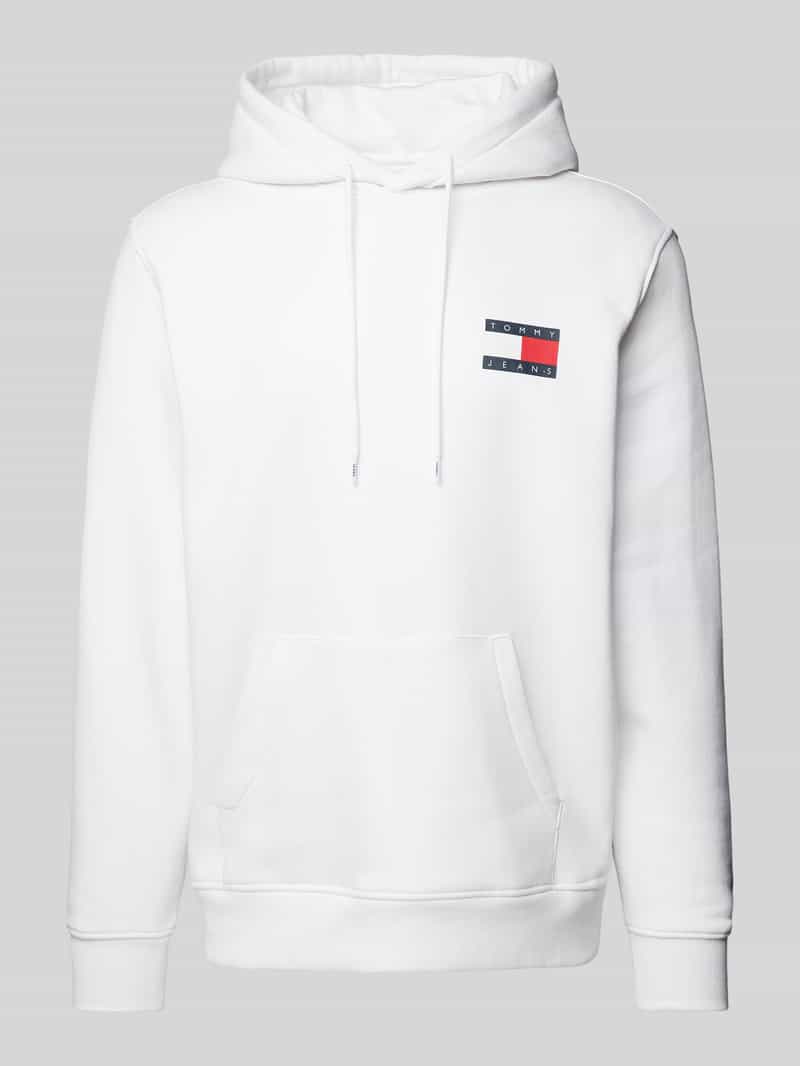 TOMMY JEANS Sweatshirt TJM REG ESSENTIAL FLAG HOOD EXT met bedrukte merklogo op borsthoogte