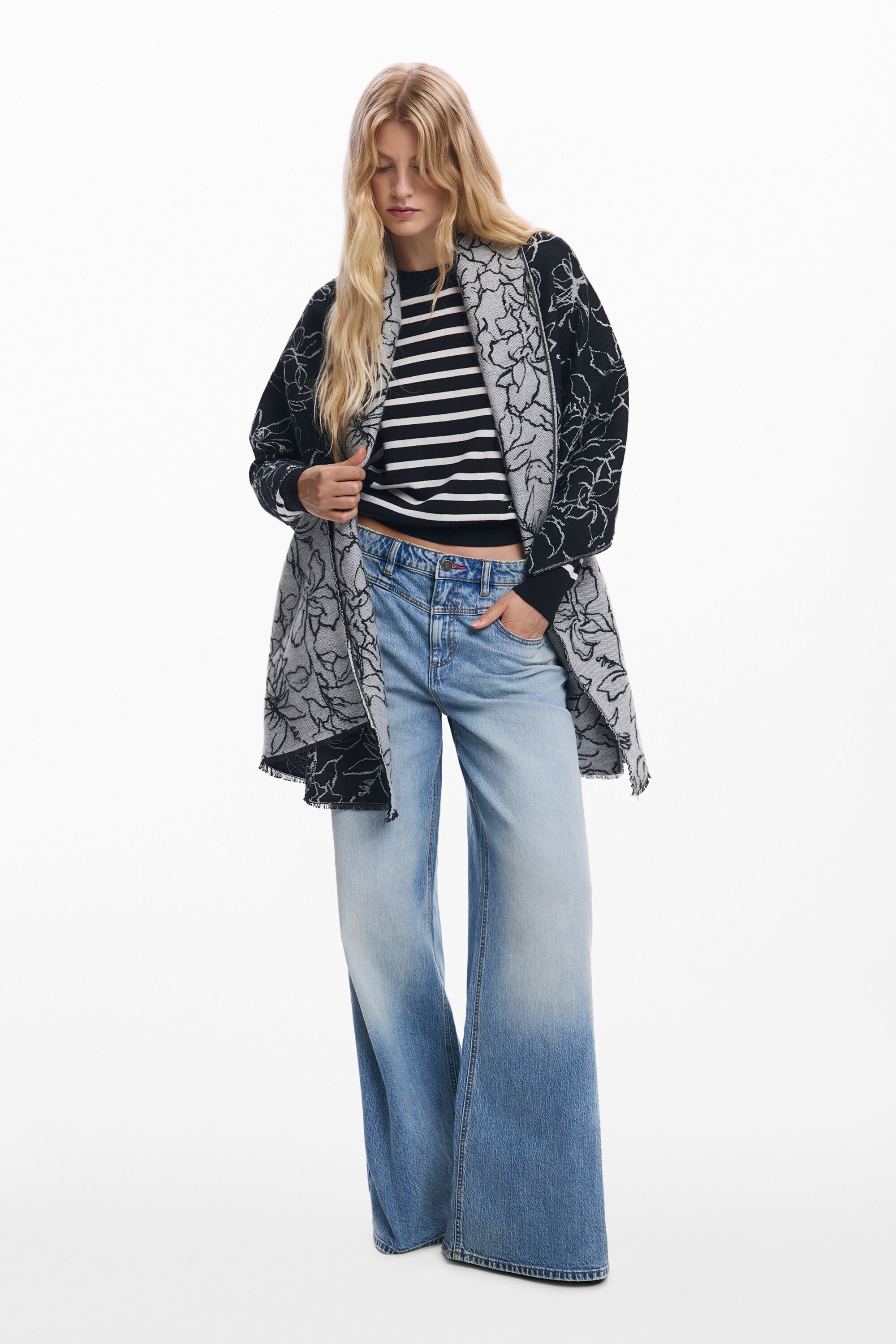 Desigual Omkeerbare bloemenponcho-sjaal - BLACK