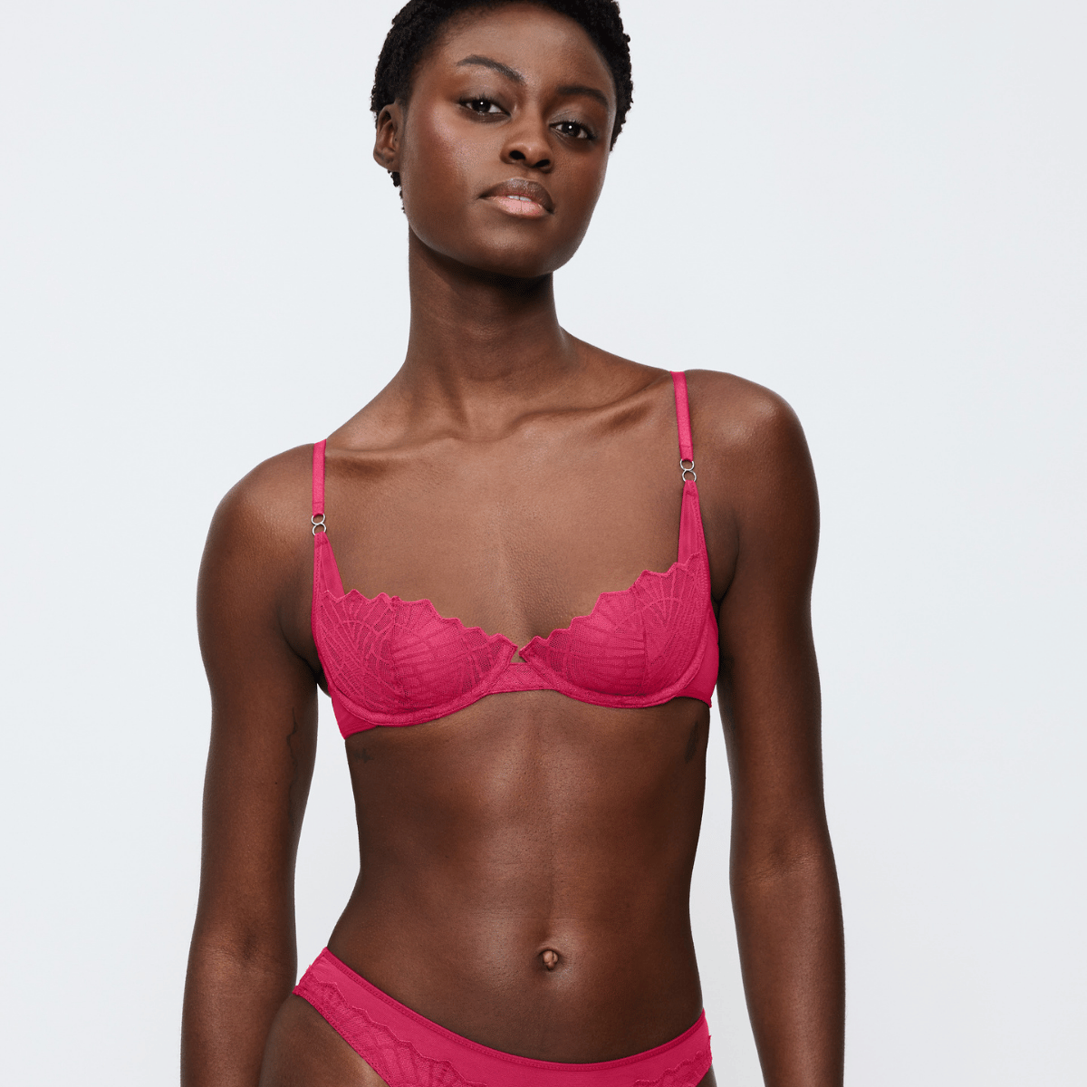 Triumph That Night In Vegas WH BH met beugel, roze