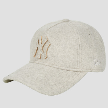 New-Era Pet  FEMALE MELTON LUXE 9TWENTY AF NEW YORK YANKEES STN