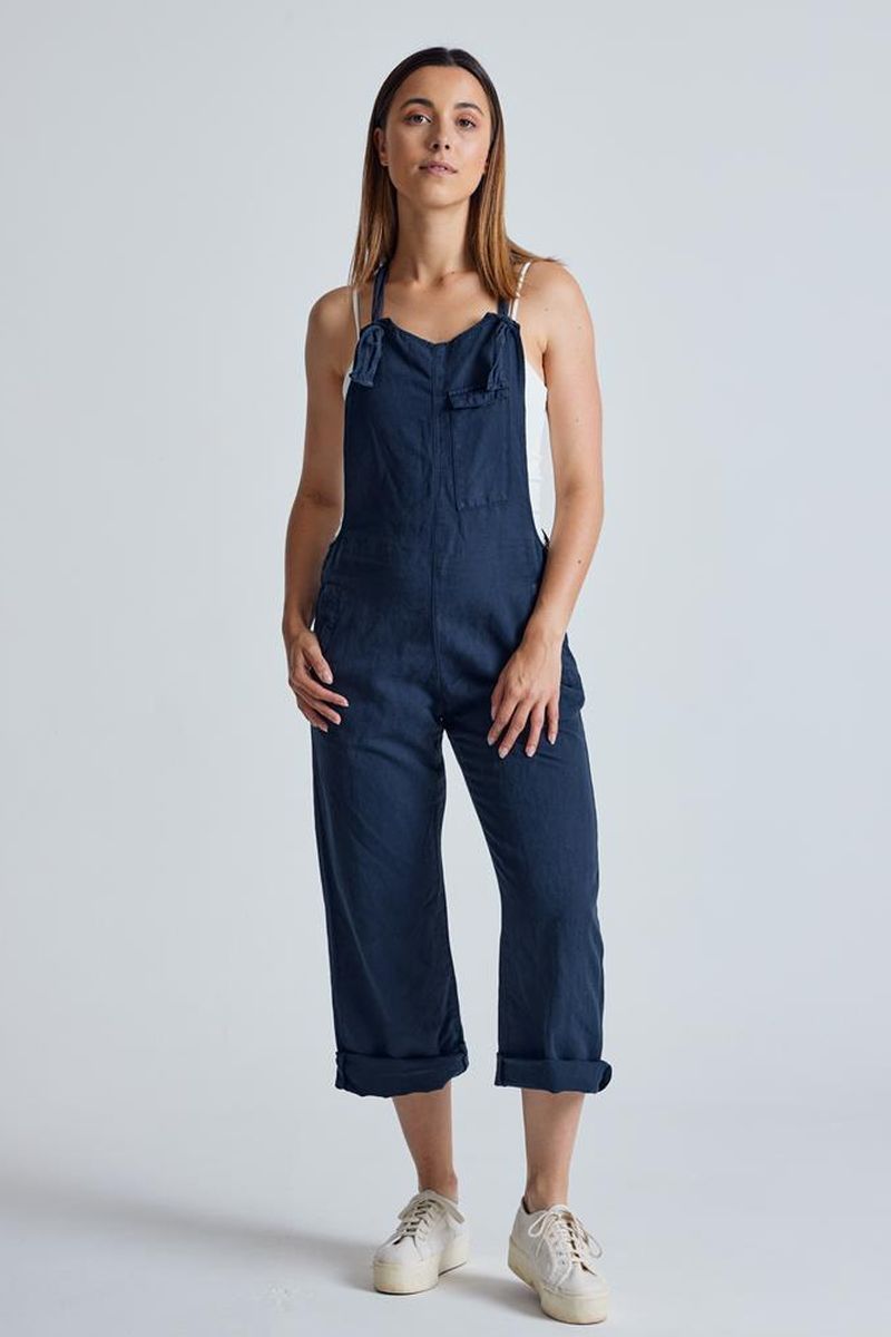Flax and Loom Damen vegan Latzhose Leinen Mary Lou Marine
