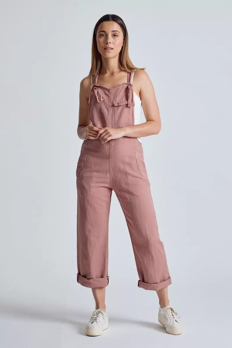 Flax and Loom Damen vegan Latzhose Leinen Mary Lou Retro Rosa