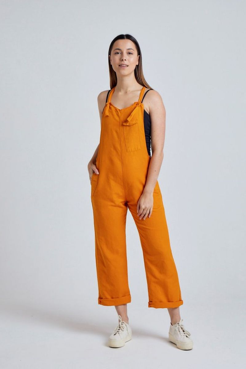 Flax and Loom Damen vegan Latzhose Leinen Mary Lou Sonne Orange