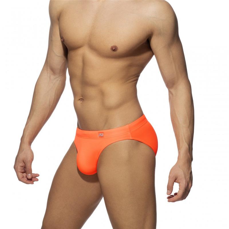 Queshark Water Sports 7 kleuren heren zwembroek met trekkoord en duwkussen M