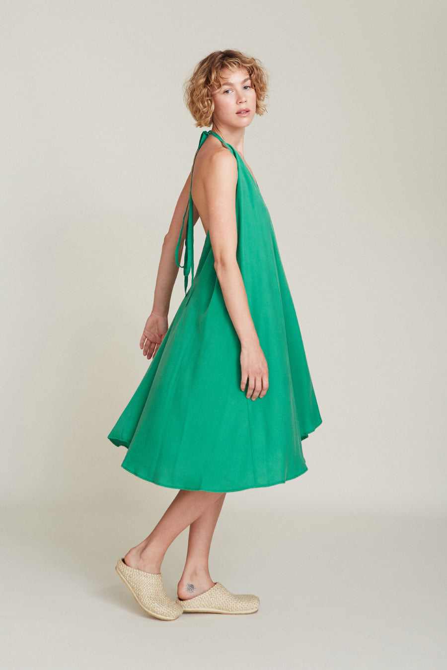SUITE13LAB Damen vegan Kleid Mp Kurz Grasgrün