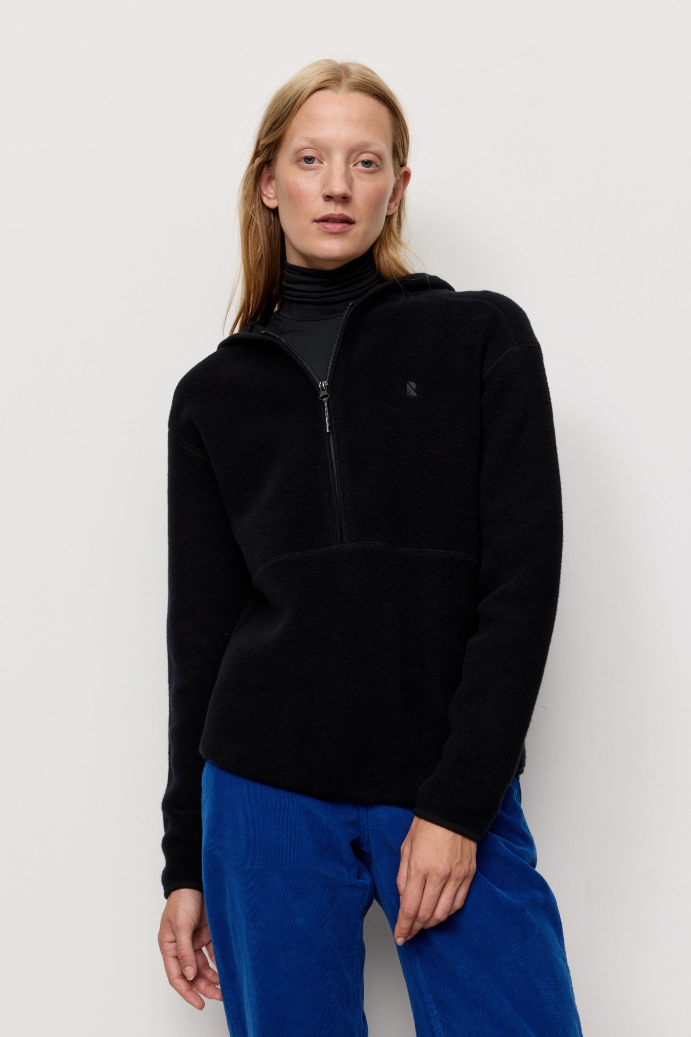 Recolution Damen vegan Hoodie Forsthia Schwarz