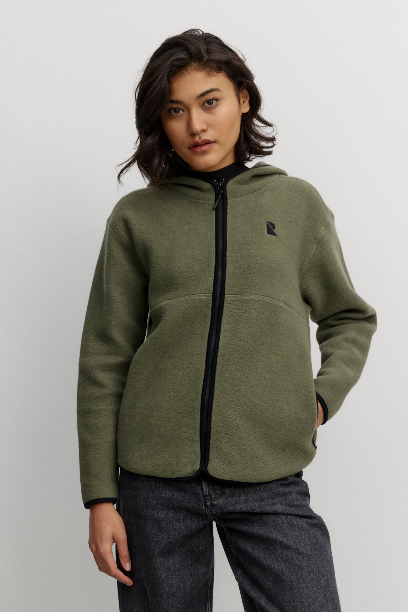 Recolution Damen vegan Kapuzenjacke Althenia Dark Khaki