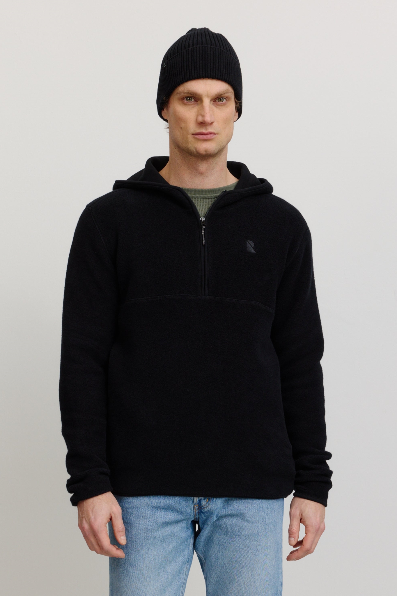 Recolution Herren vegan Kapuzenpulli Caimito Schwarz