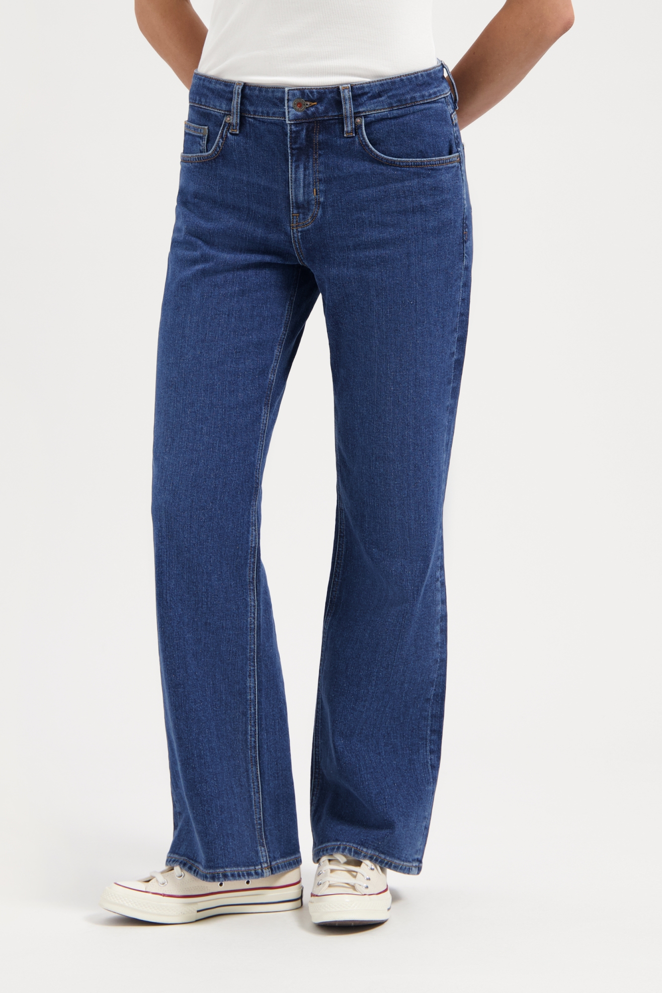 Kuyichi Damen vegan Jeans Lena Loose True Blue