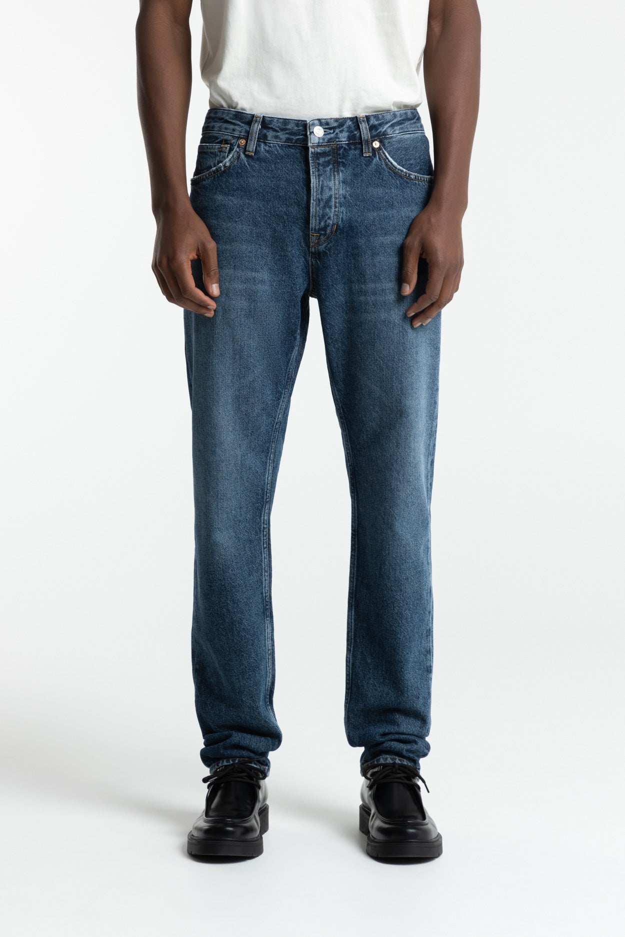 Kings Of Indigo Herren vegan Jeans Jerrick Zintare Dunkel