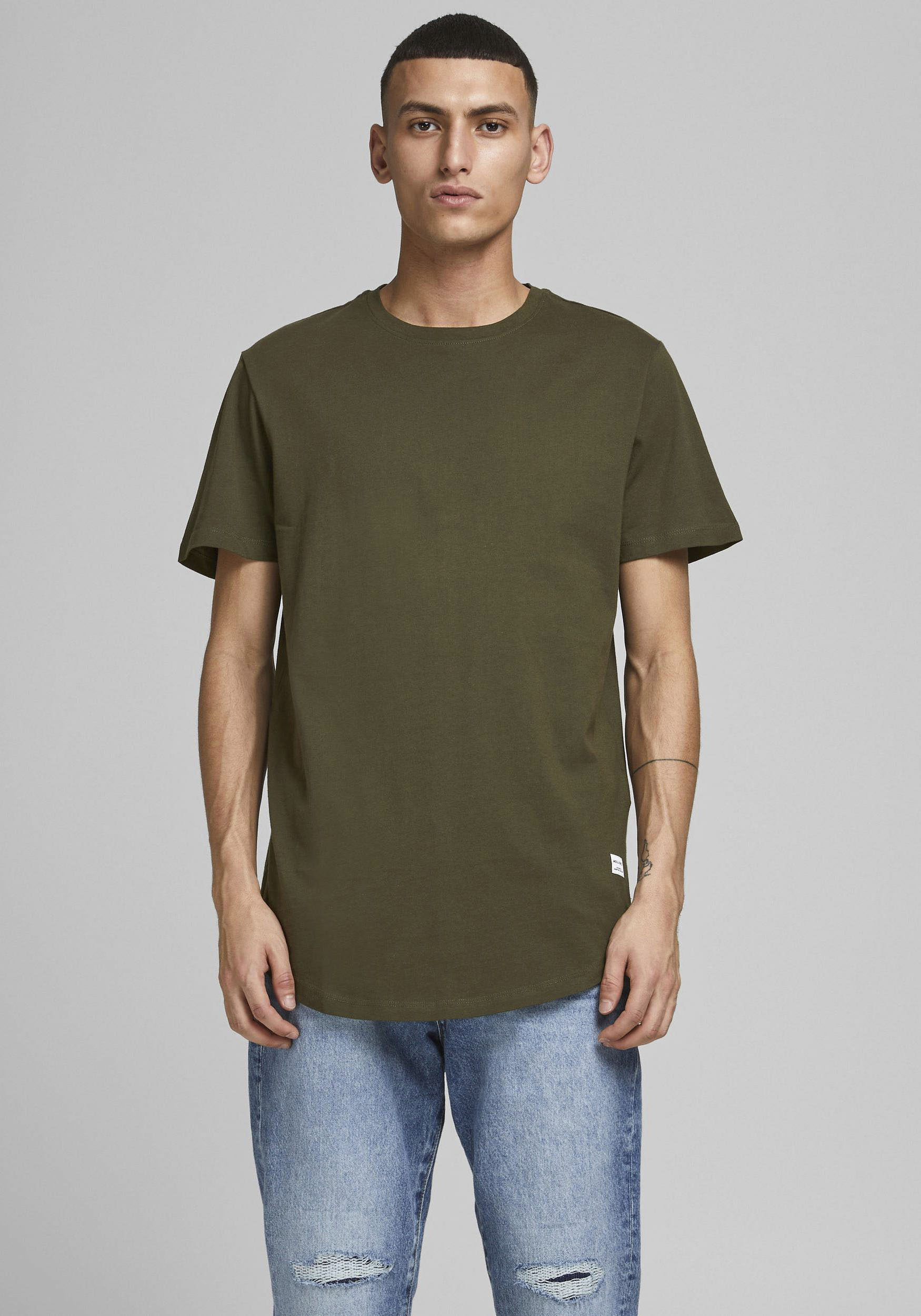 jack&jones Jack & Jones Essentials - T-shirt met lange pasvorm en ronde zoom in kaki-Groen