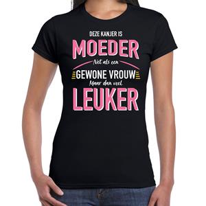 Bellatio Deze kanjer is moeder maar dan veel leuker cadeau t-shirt Zwart