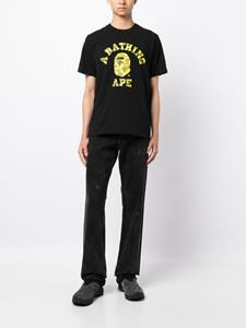 A BATHING APE Radiation College camouflage-print T-shirt - Zwart