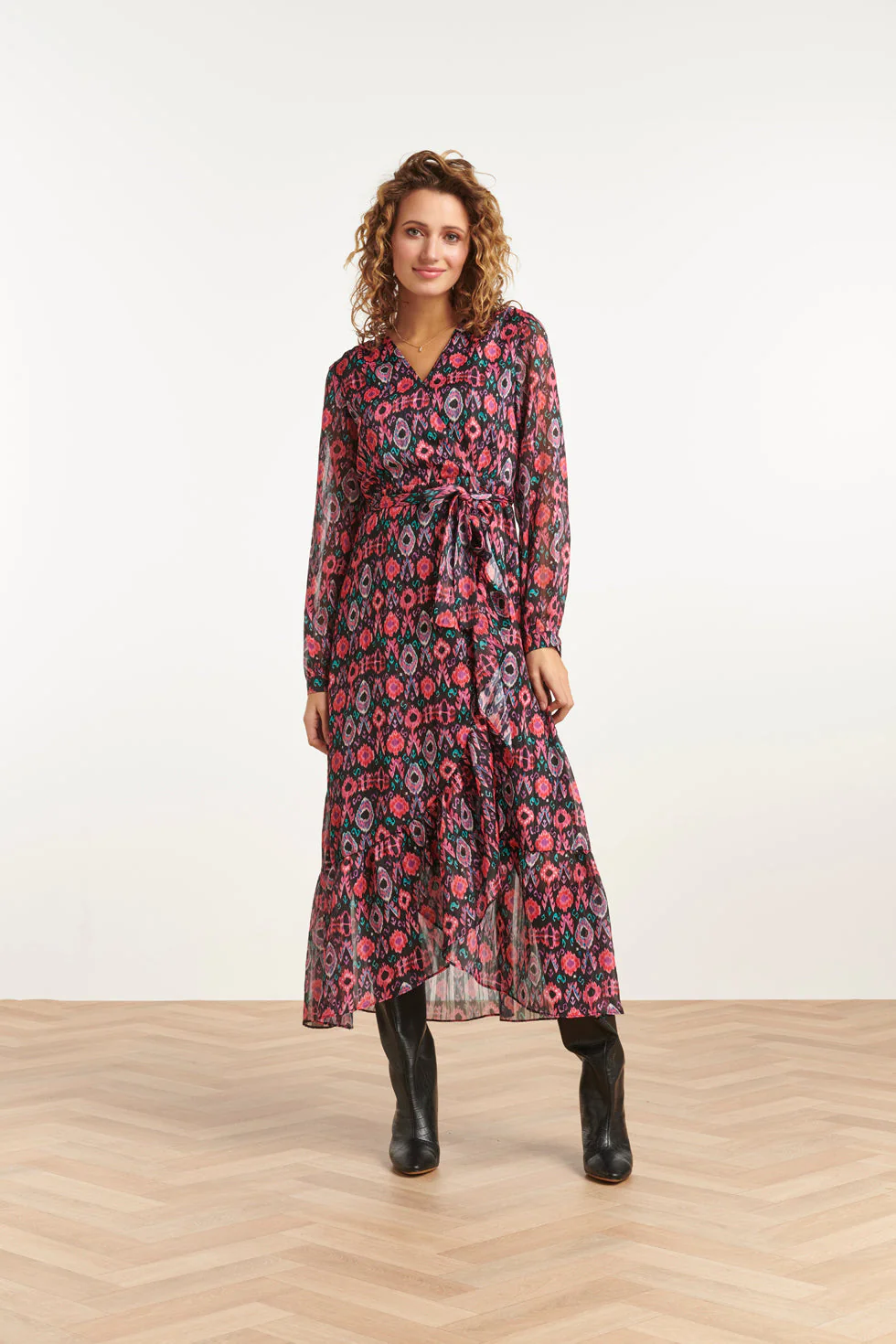 Smashed Lemon Chiffon flowy maxi jurk met riem met ornament print -