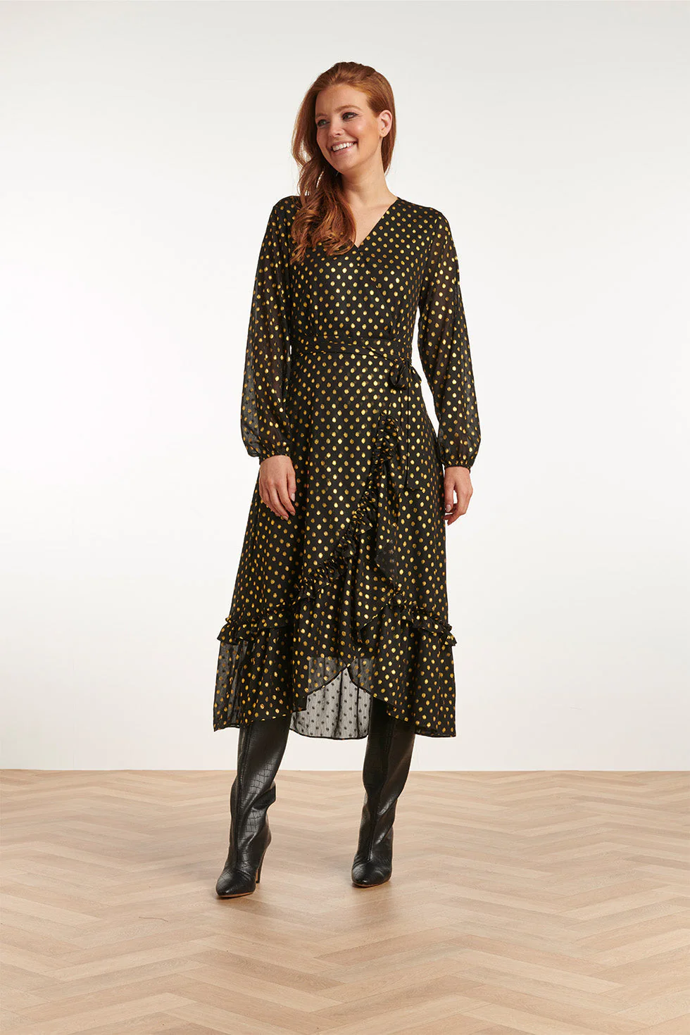 Smashed Lemon 23728-999-025 v-hals jurk met stippenprint in en