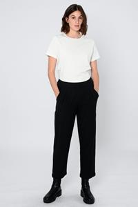 THOKKTHOKK Damen vegan Bundfaltenhosen Nadelstreifen Schwarz