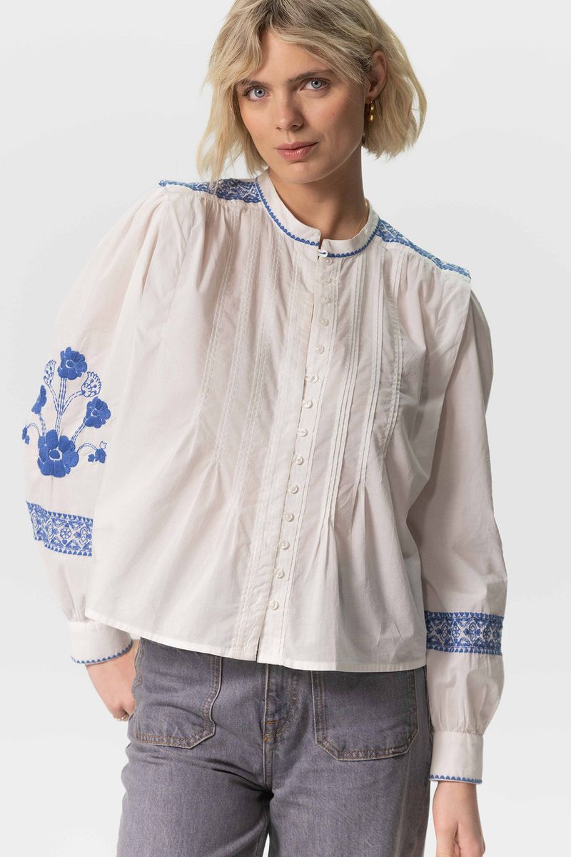 Sissy-Boy Witte Blouse Met Blauwe Embroidery Details
