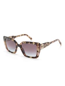 Marc Jacobs Eyewear Zonnebril met cat-eye montuur en J Marc-logo - Bruin