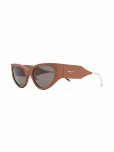 Ferragamo Zonnebril met cat-eye montuur - Beige