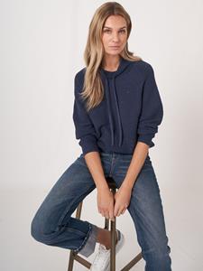 REPEAT cashmere Katoenen ribtrui met tunnelkoord