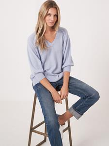 REPEAT cashmere Raglan cashmere V-hals trui met gevlochten detail