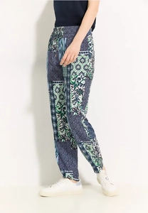 Cecil Broek met patchworkprint