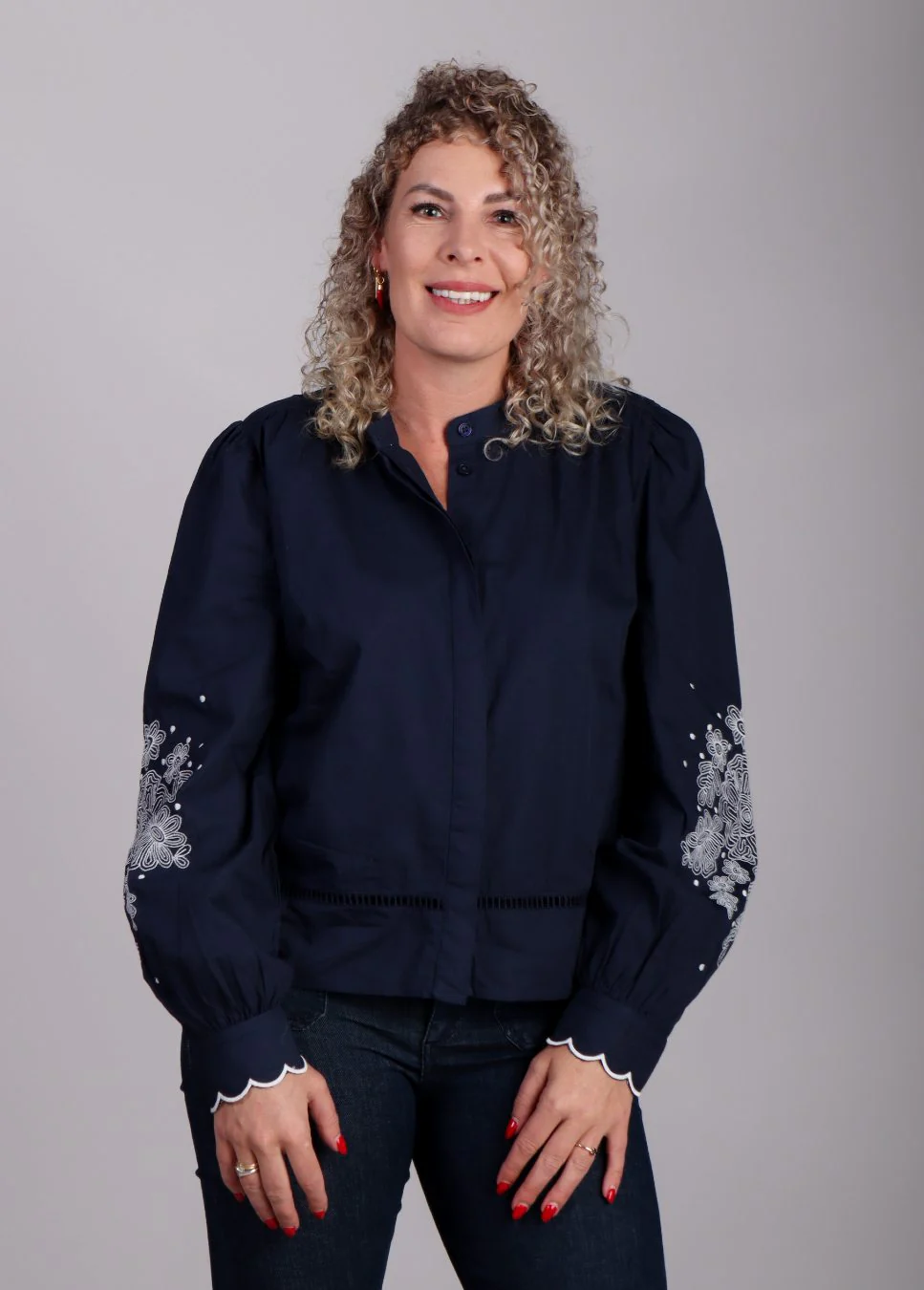 MbyM Donker blouse borduursels pauline