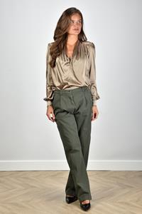 Sage & Ivy blouse Fonda Satin Silk met v-hals taupe
