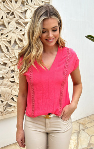 The Musthaves Romantic V-Hals Top Koraal