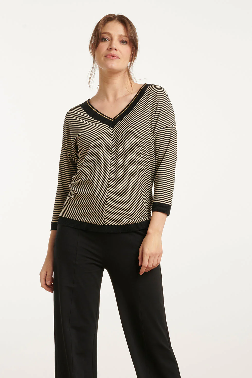 Smashed Lemon 25179 zwart-gouden top met chevron streepprint