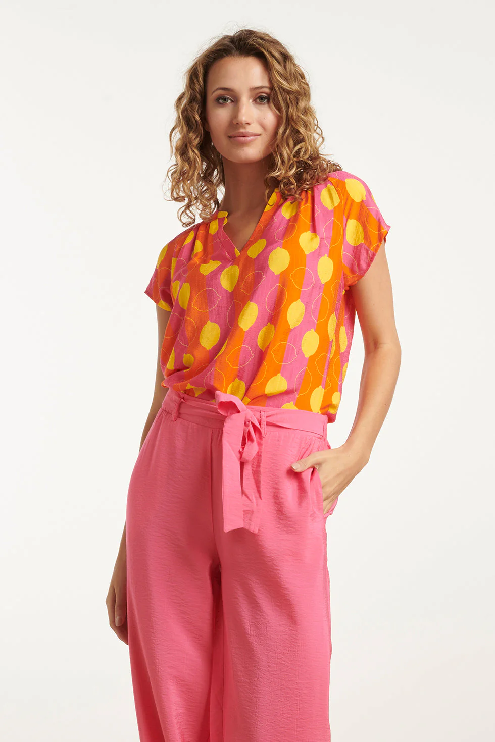 Smashed Lemon 25001 v-hals korte mouw top met citroen en strepen print
