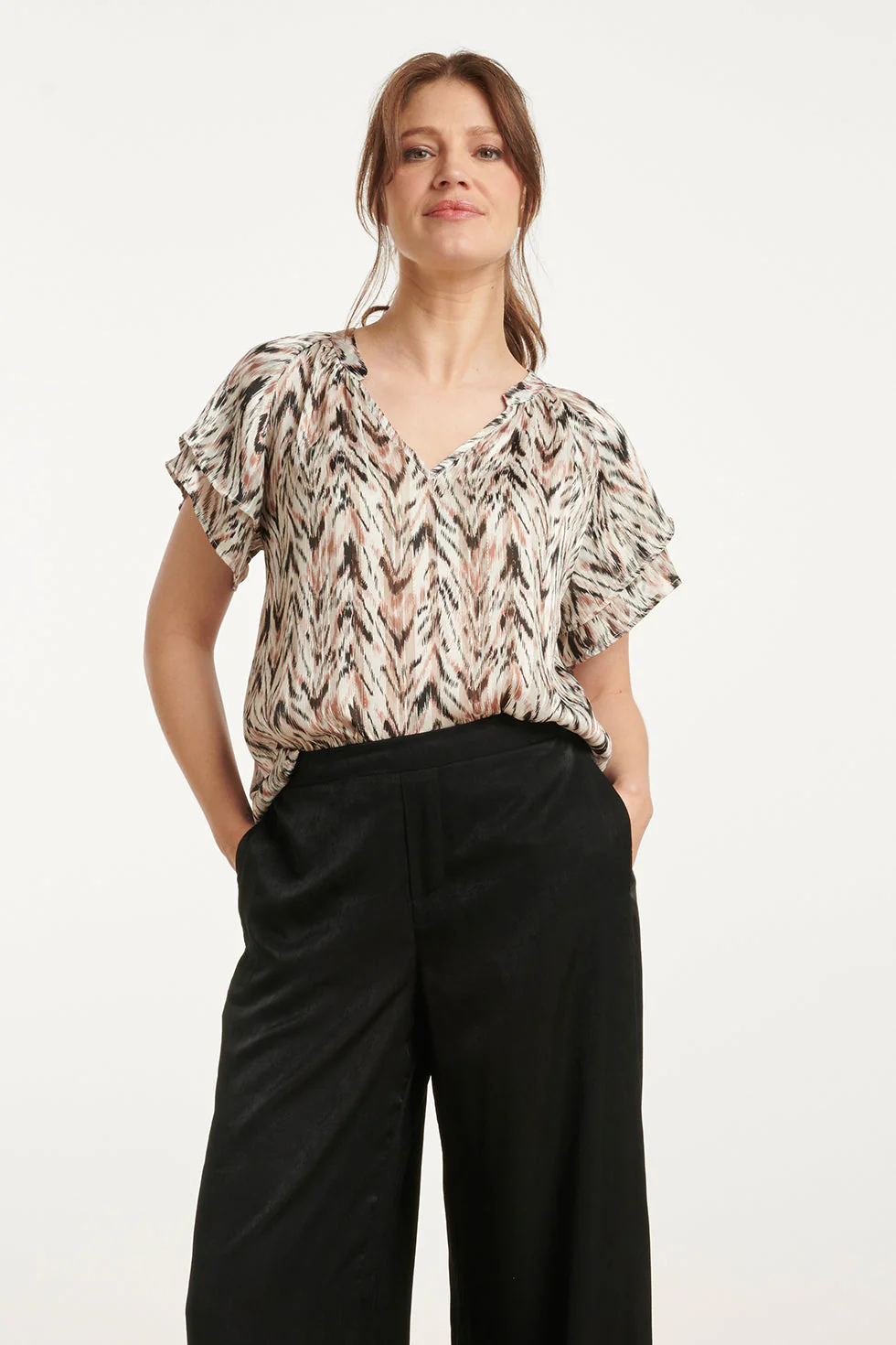 Smashed Lemon 25079 chiffon top met grafisch zigzag print in wit, roze