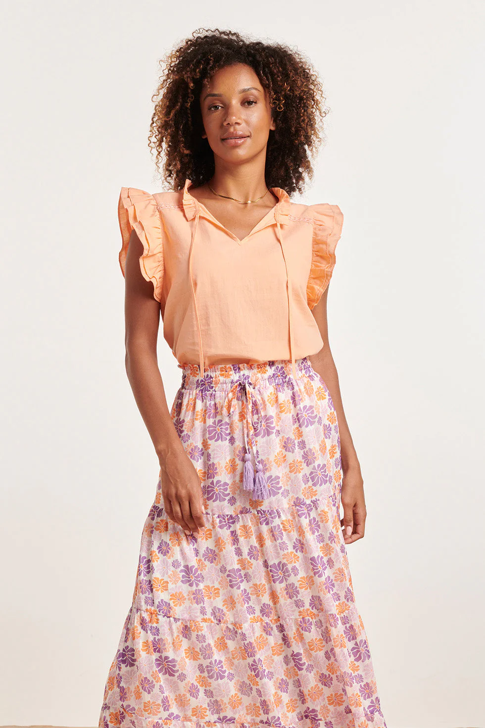 Smashed Lemon 24352 zachte perzikkleurige top met dubbele ruchesmouwen