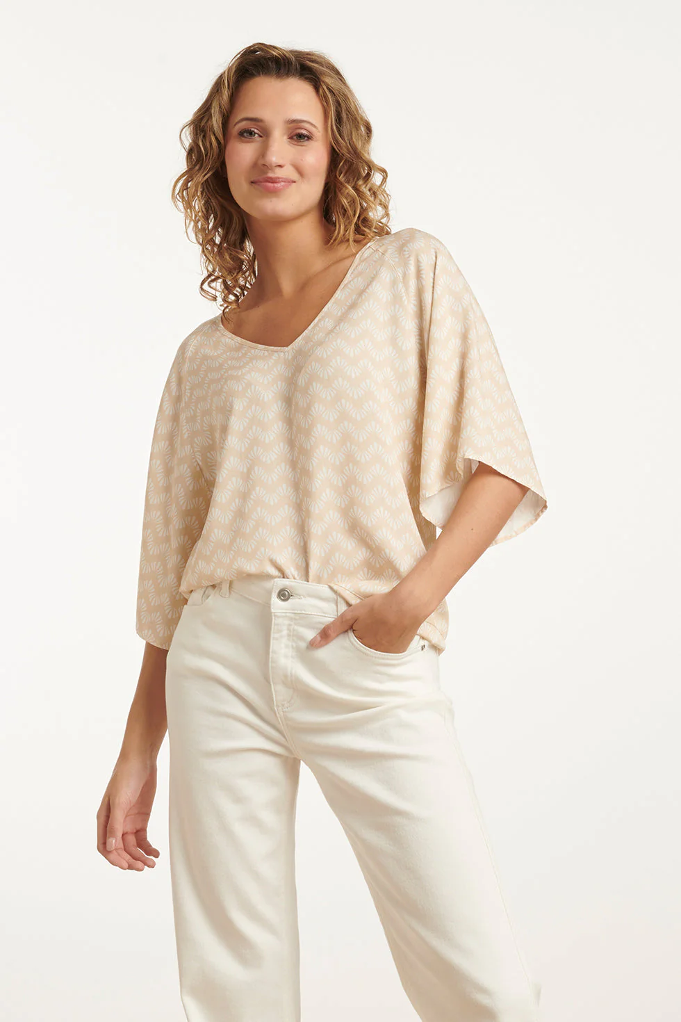 Smashed Lemon 25066 zand & off-white schelpenprint top