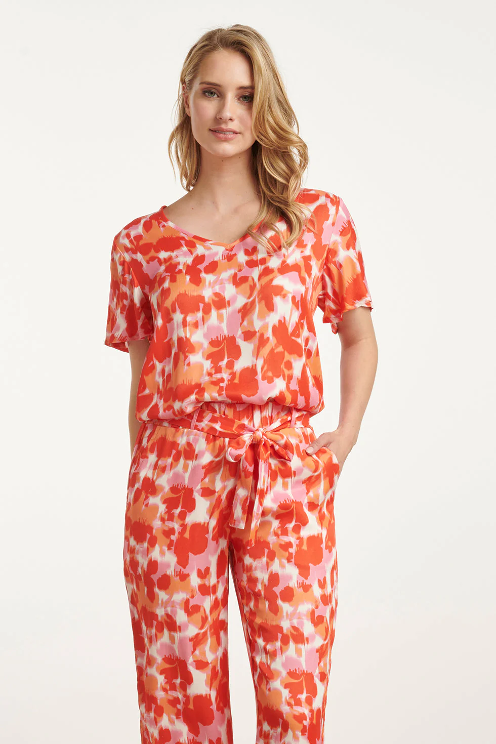 Smashed Lemon 25210 satijnen top met peach bloemenprint