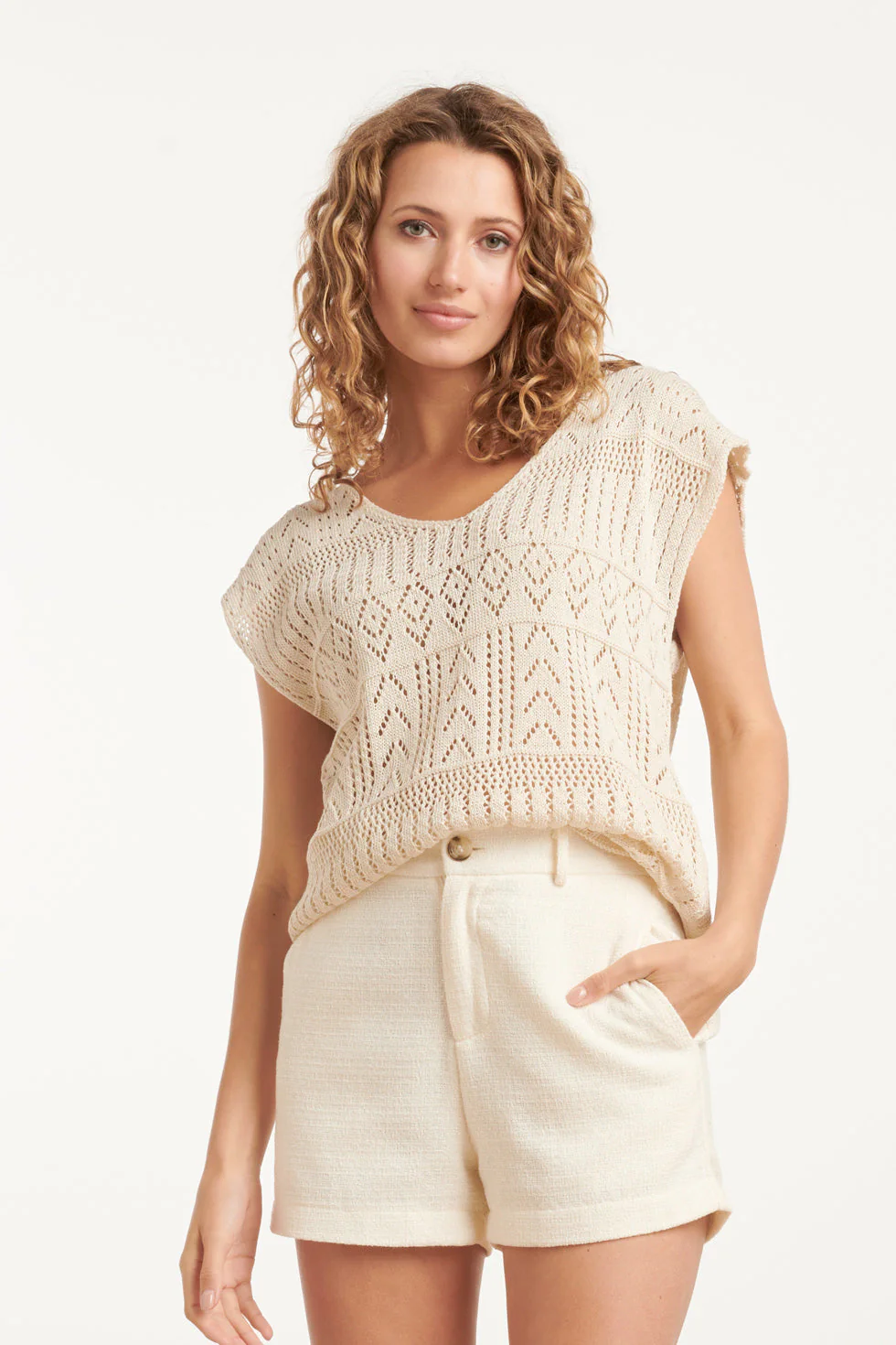 Smashed Lemon 25215 off-white crochet top
