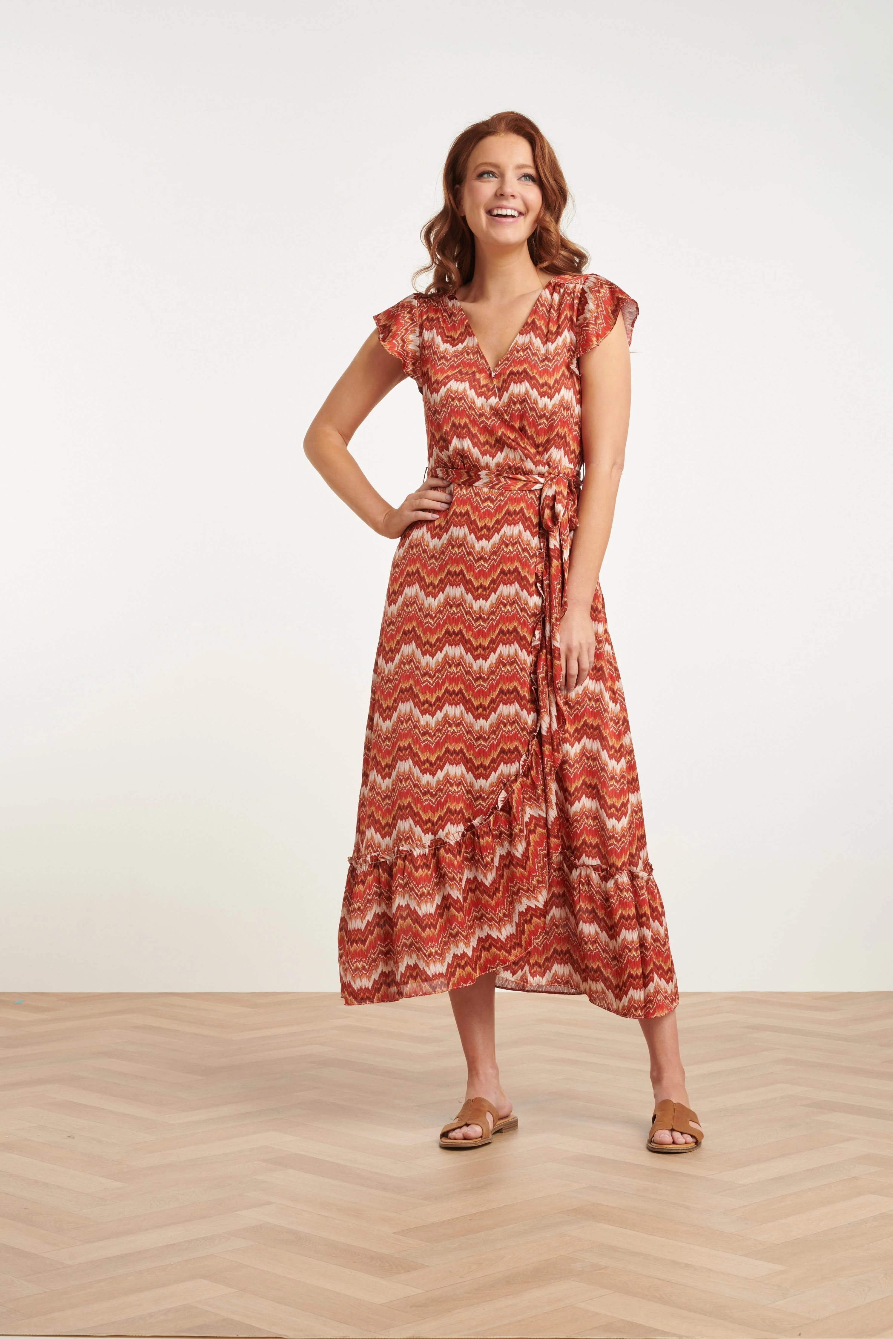 Smashed Lemon 24403 rode satijnen zomerjurk met abstracte print