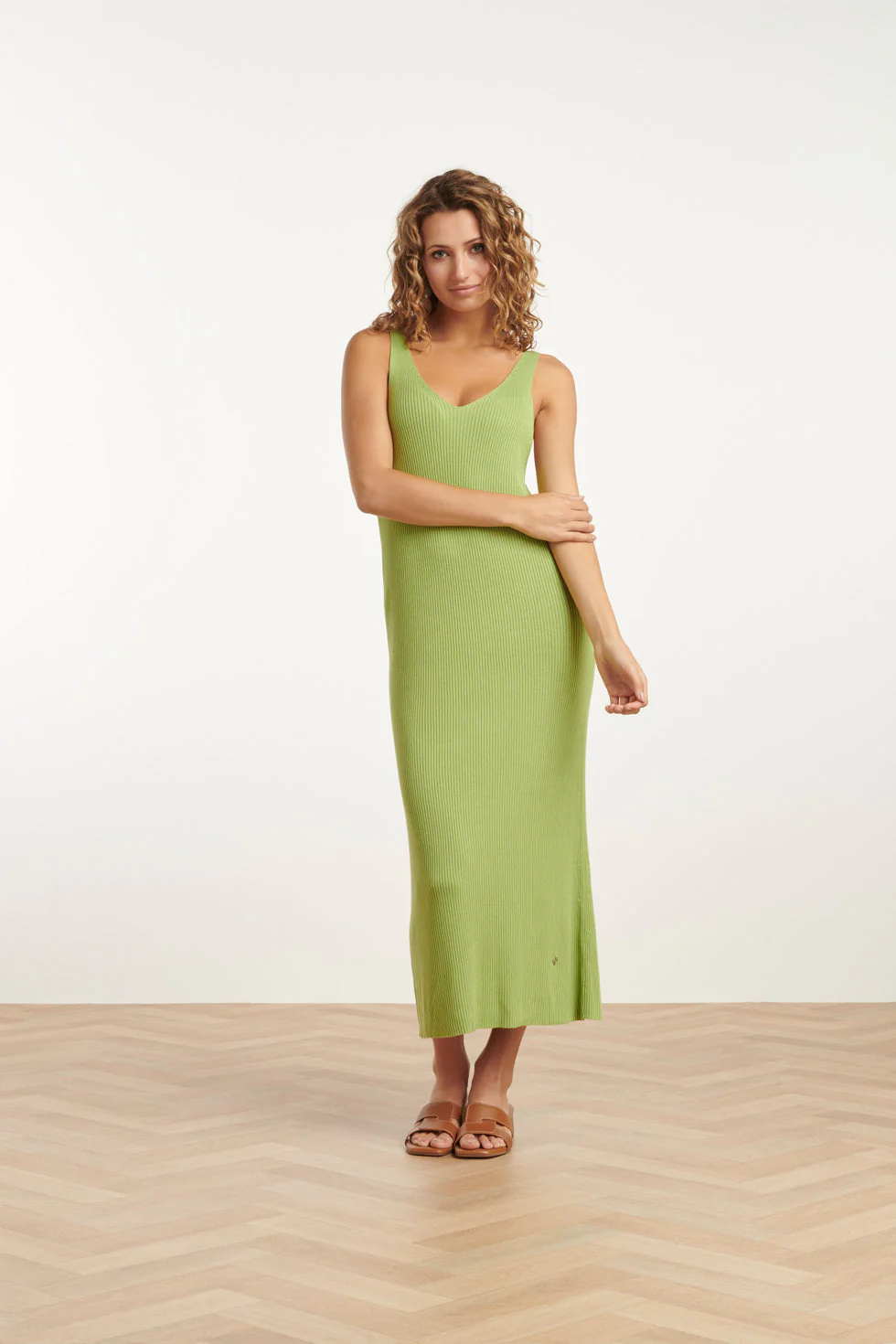 Smashed Lemon 25106 lichtgroene gebreide strappy midi-jurk