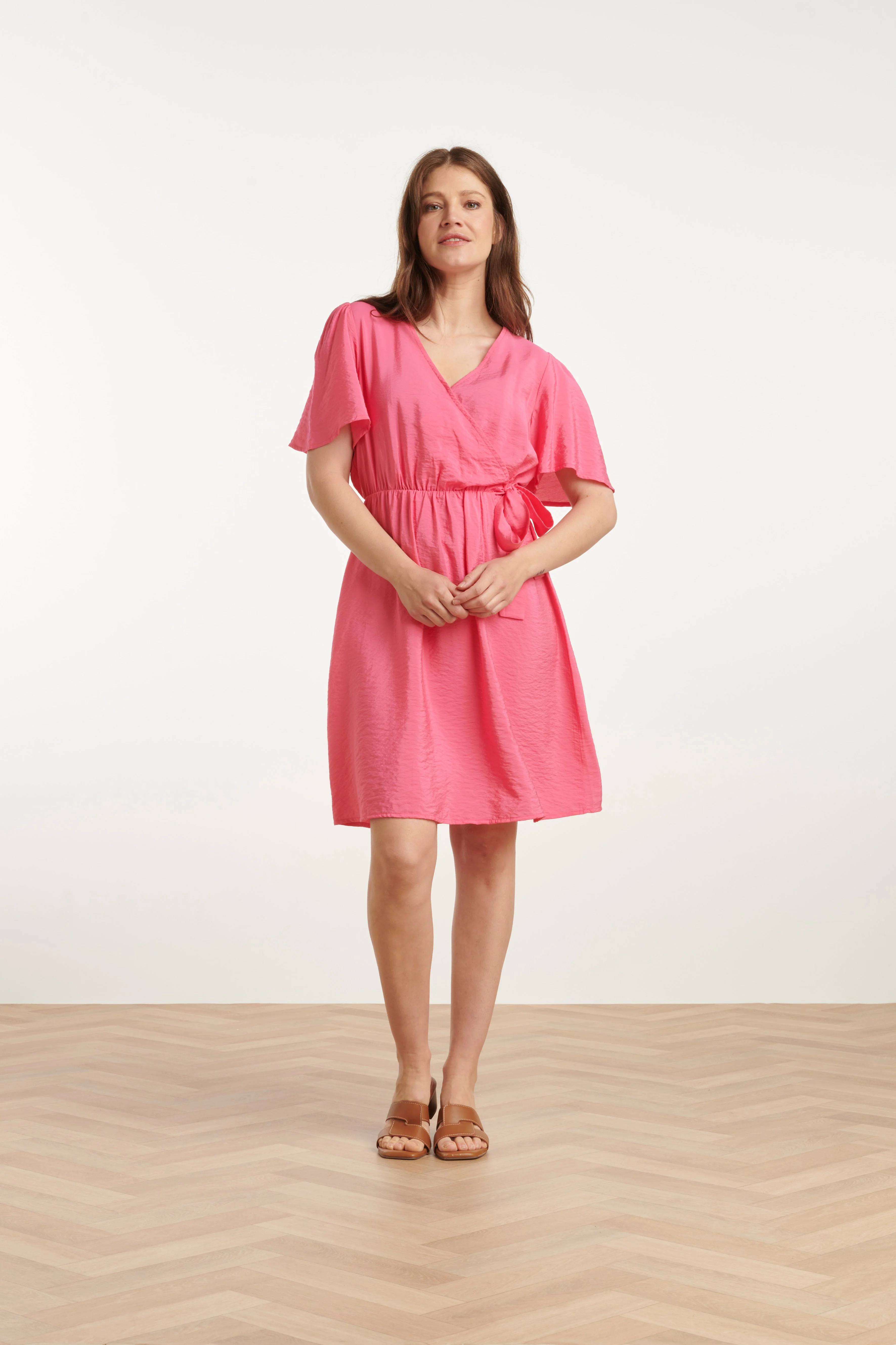 Smashed Lemon 25170 fuchsia zomerjurk met overlap v-hals
