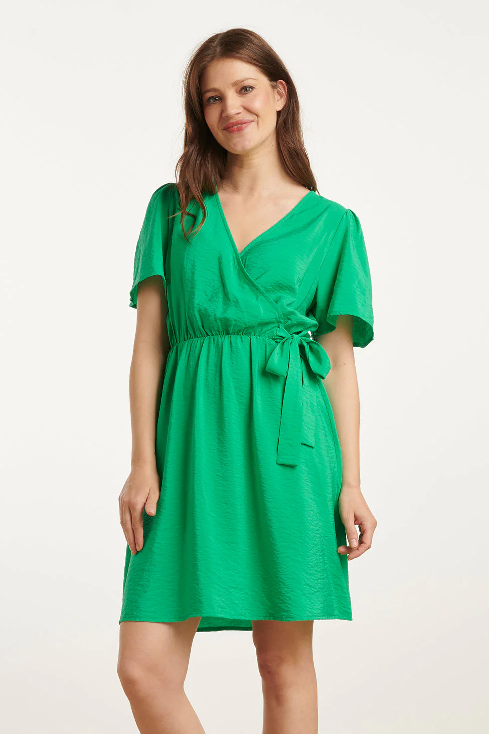 Smashed Lemon 25170 felgroene zomerjurk met overlap v-hals