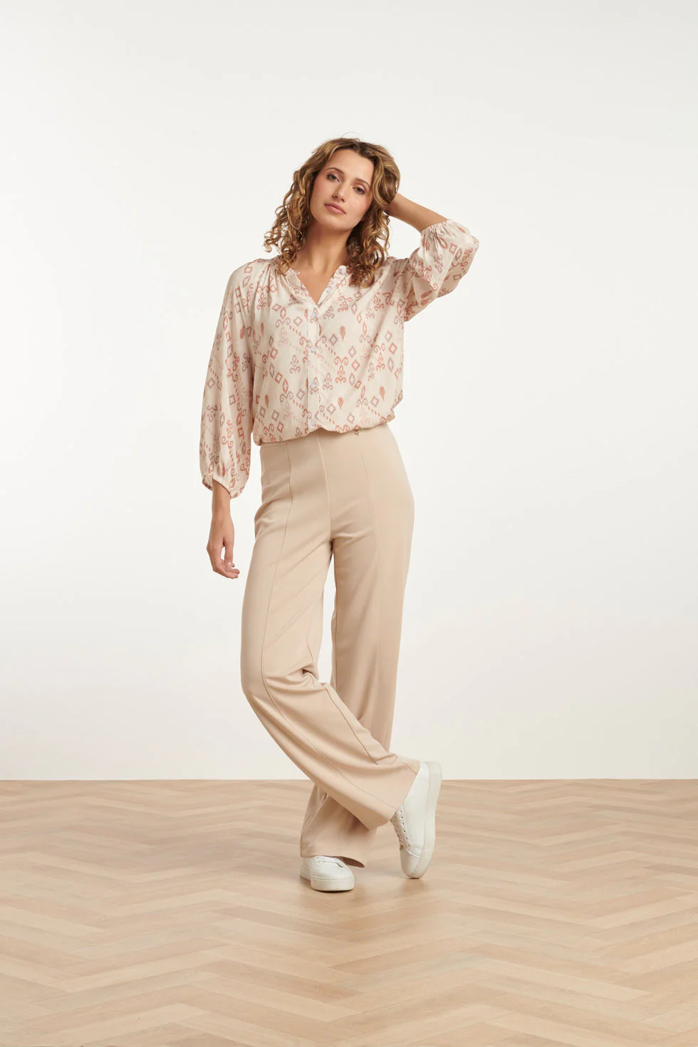 Smashed Lemon 25140 sand wide straight leg stretch broek