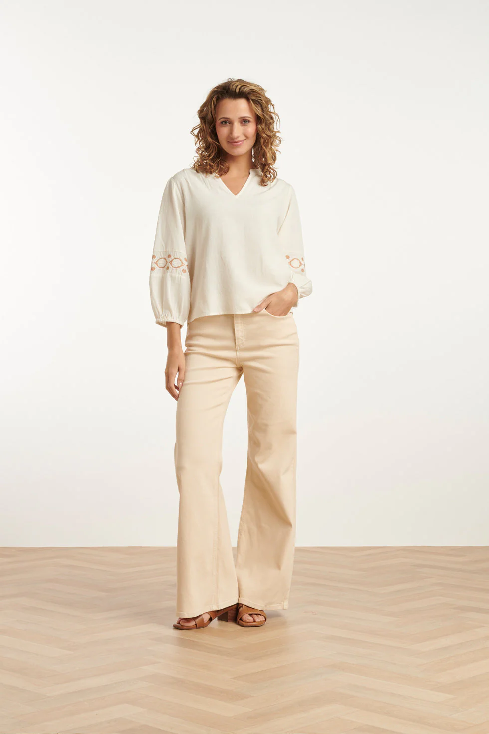 Smashed Lemon 25206 zand flared jeans
